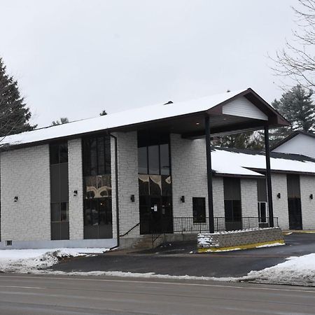 Woodside Dells Hotel & Suites Wisconsin Dells Exterior foto